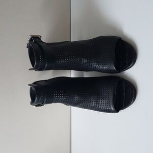 Sam Eldeman Leather Shoes